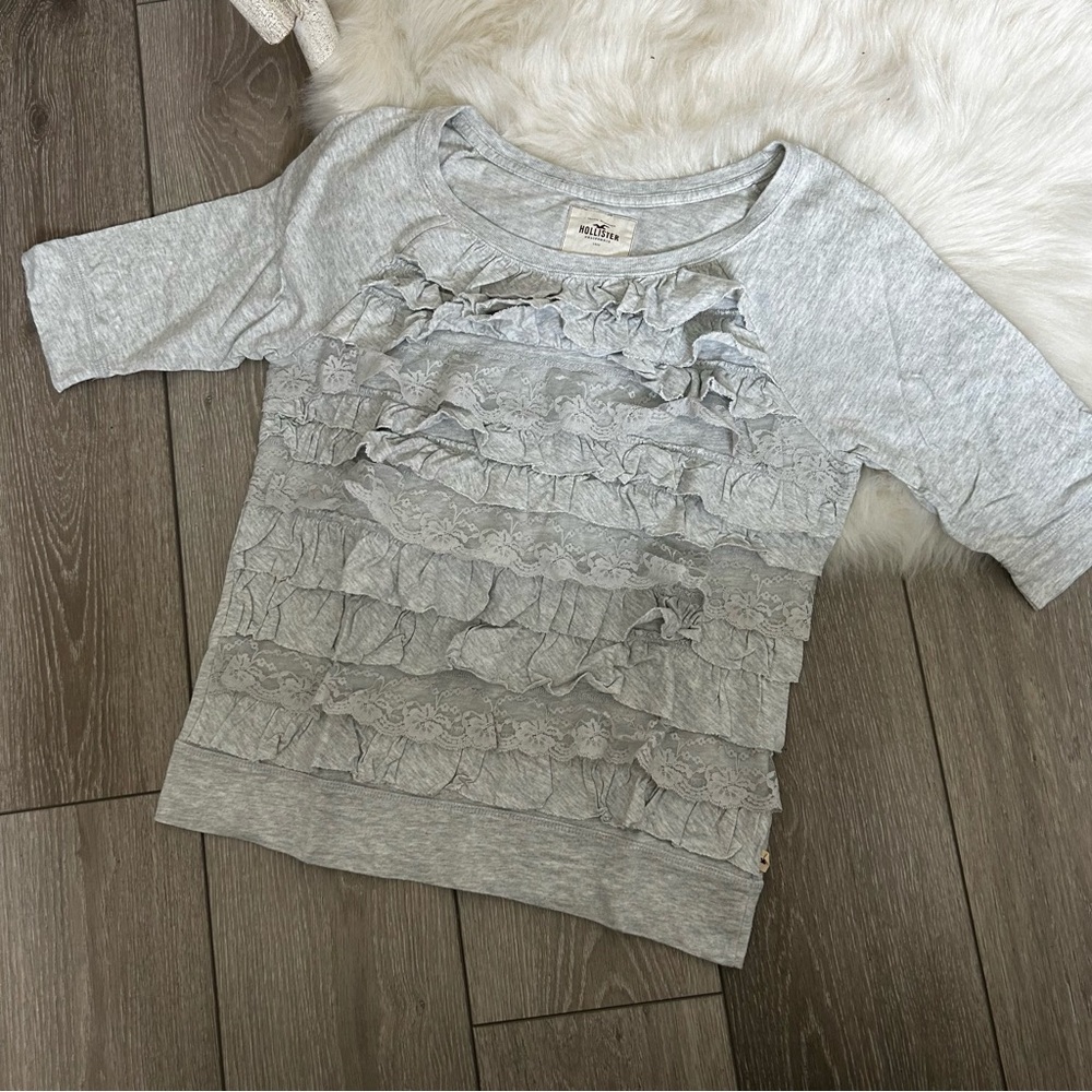 Hollister half sleeve gray top